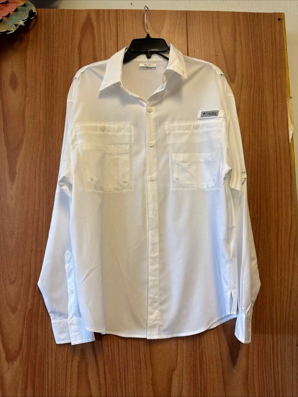 Columbia White Long Sleeve Vented Men's Casual Button Up M Medium w/ Pockets